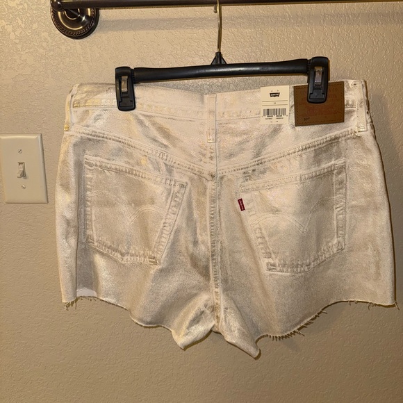 Levi's Off-White Denim Shorts - Picture 2 of 2